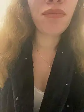 Snapshot of EvaRush chatting on December 2024 08:22:01 PM EvaRush online show from December 2024 08:22:01 PM