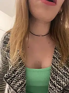 Snapshot of EvaRush chatting on March 2025 02:04:01 AM EvaRush online show from March 2025 02:04:01 AM