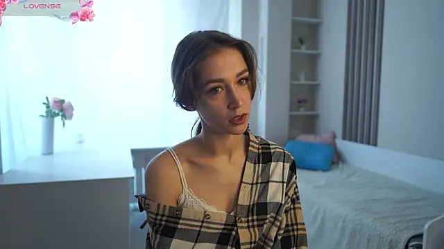 RennieLewis online show from September 2025 04:23:01 AM