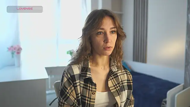 RennieLewis online show from October 2025 03:48:01 AM