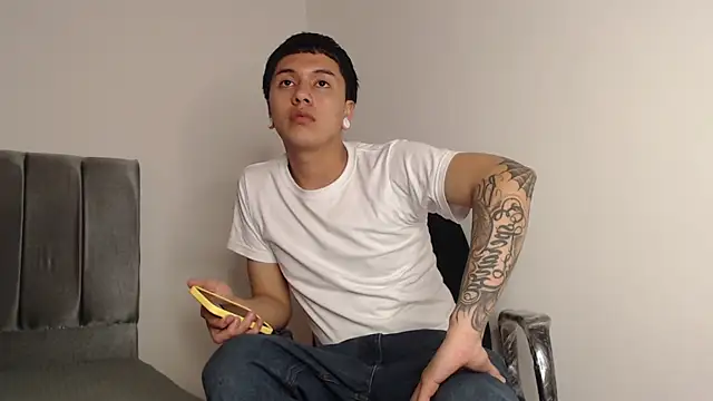 Snapshot of alex-lover chatting on September 2025 01:00:01 AM alex-lover online show from September 2025 01:00:01 AM