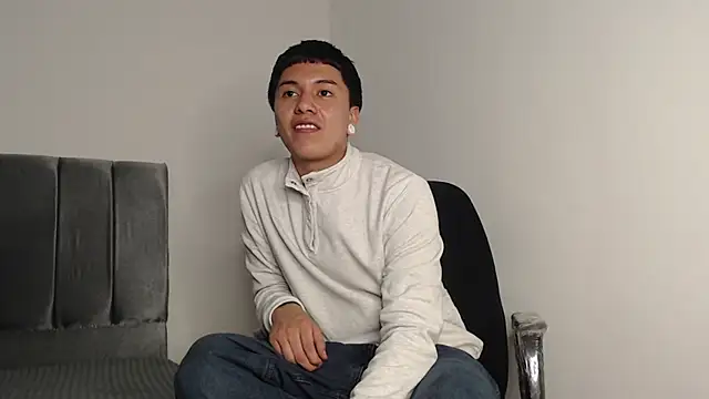 Snapshot of alex-lover chatting on October 2025 02:40:02 AM alex-lover online show from October 2025 02:40:02 AM