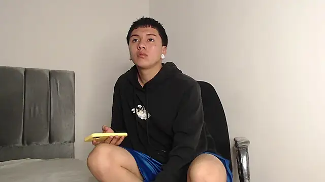 Snapshot of alex-lover chatting on October 2025 01:41:02 AM alex-lover online show from October 2025 01:41:02 AM