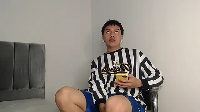 Snapshot of alex-lover chatting on October 2025 01:40:01 AM alex-lover online show from October 2025 01:40:01 AM