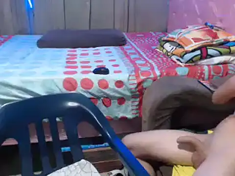 Snapshot of mom_son_dirty chatting on December 2024 03:37:02 AM mom son dirty online show from December 2024 03:37:02 AM