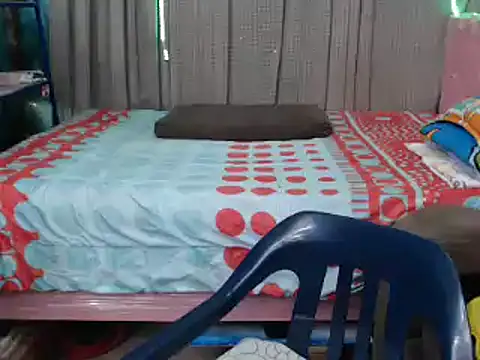 Snapshot of mom_son_dirty chatting on December 2024 03:43:01 PM mom son dirty online show from December 2024 03:43:01 PM