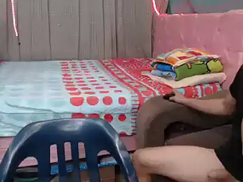 Snapshot of mom_son_dirty chatting on January 2025 03:49:01 PM mom son dirty online show from January 2025 03:49:01 PM