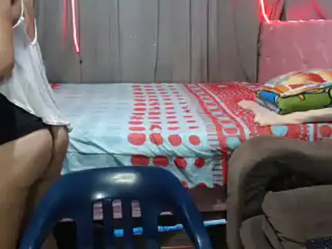 Snapshot of mom_son_dirty chatting on January 2025 12:28:01 AM mom son dirty online show from January 2025 12:28:01 AM