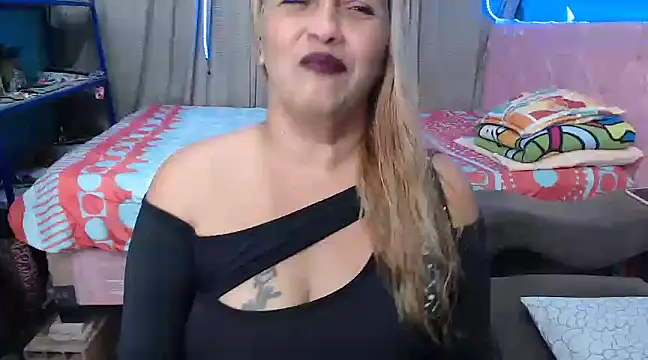 Snapshot of mom_son_dirty chatting on February 2025 02:15:02 PM mom son dirty online show from February 2025 02:15:02 PM