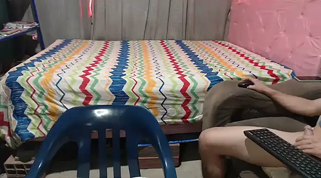 Snapshot of mom_son_dirty chatting on February 2025 11:09:01 PM mom son dirty online show from February 2025 11:09:01 PM