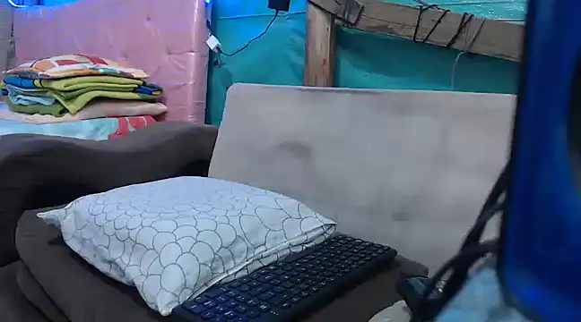 Snapshot of mom_son_dirty chatting on March 2025 02:44:01 PM mom son dirty online show from March 2025 02:44:01 PM