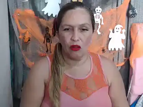 Snapshot of mom_son_dirty chatting on October 2025 02:01:02 PM mom son dirty online show from October 2025 02:01:02 PM