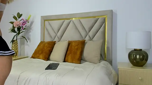 emily queen2 online show from February 2025 06:37:02 PM