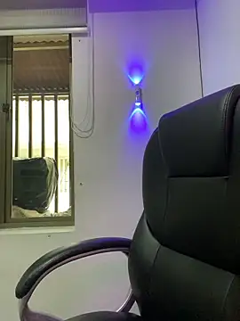 Milff parkerrr online show from March 2026 10:05:01 PM