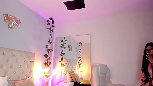 Snapshot of Isabella_Flowers chatting on January 2025 01:55:01 AM Isabella Flowers online show from January 2025 01:55:01 AM