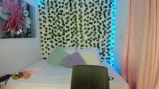 daren paulina online show from September 2025 01:08:02 AM