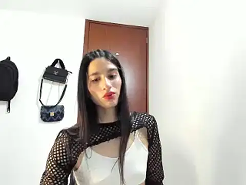 Snapshot of Safiro_Queen chatting on January 2025 02:57:02 AM Safiro Queen online show from January 2025 02:57:02 AM