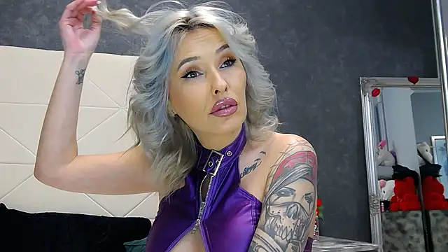 Snapshot of IssaSmith chatting on February 2026 04:56:02 PM IssaSmith online show from February 2026 04:56:02 PM