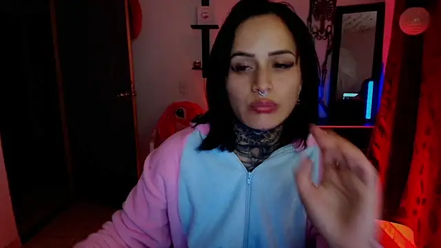 TinnaDawsom online show from October 2025 11:57:01 PM