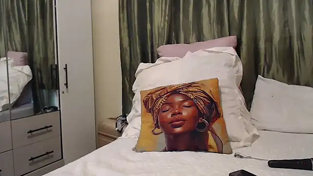 Foxybrownxx1 online show from September 2025 09:47:02 AM