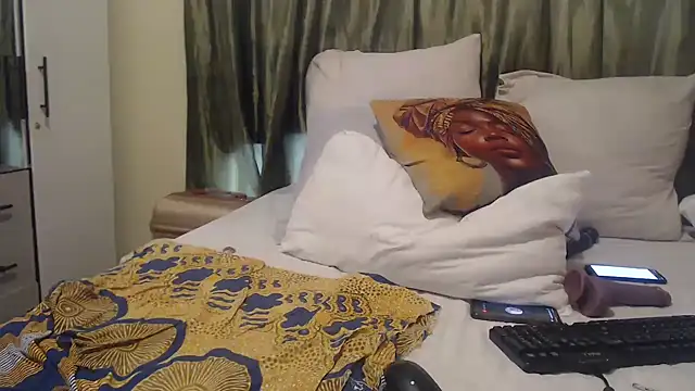 Foxybrownxx1 online show from September 2025 07:14:02 AM