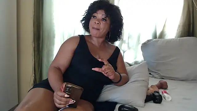 Foxybrownxx1 online show from January 2026 07:02:02 AM