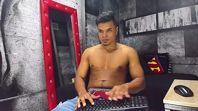 Snapshot of Derek_Lustfordx chatting on January 2025 11:15:02 AM Derek Lustfordx online show from January 2025 11:15:02 AM