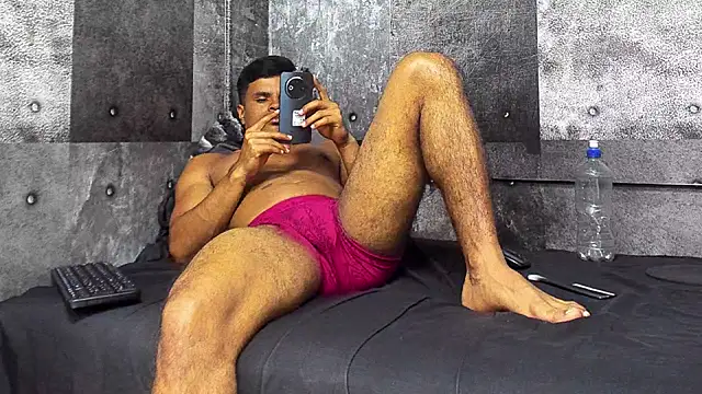 Snapshot of Derek_Lustfordx chatting on February 2025 02:33:01 PM Derek Lustfordx online show from February 2025 02:33:01 PM