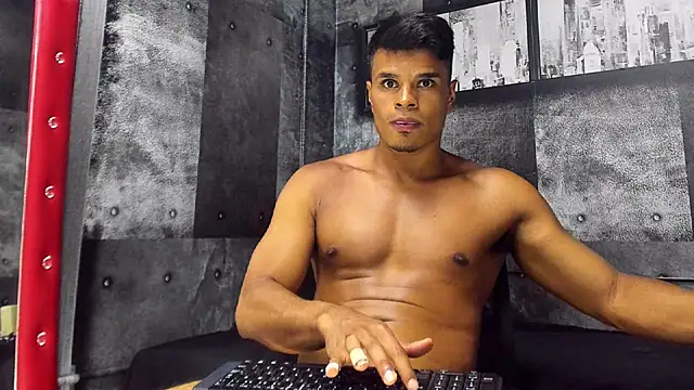 Snapshot of Derek_Lustfordx chatting on March 2025 05:28:02 PM Derek Lustfordx online show from March 2025 05:28:02 PM