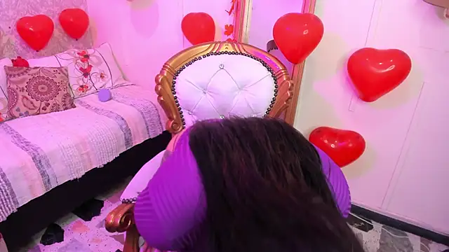 Sexy cristall  online show from February 2025 07:53:01 PM