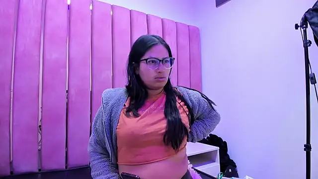 Miaa Smiith  online show from November 2025 03:28:02 AM