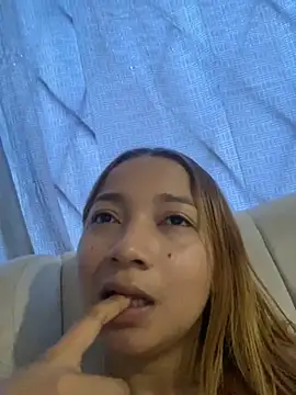 Snapshot of queen_angelique chatting on December 2024 10:08:02 PM queen angelique online show from December 2024 10:08:02 PM