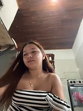 Snapshot of queen_angelique chatting on November 2025 08:53:02 PM queen angelique online show from November 2025 08:53:02 PM