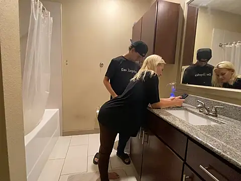 girlfriendmissy online show from December 2024 12:57:02 AM