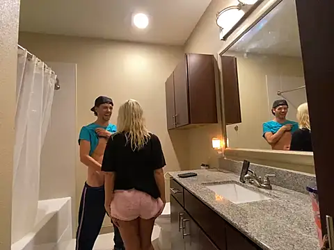 girlfriendmissy online show from January 2025 12:31:01 AM