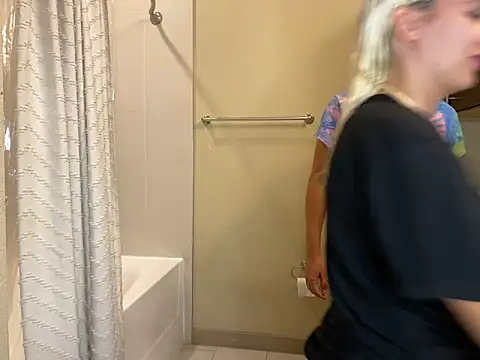 girlfriendmissy online show from September 2025 12:01:02 AM