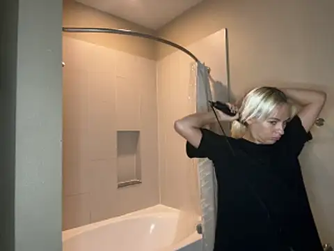 girlfriendmissy online show from November 2025 09:03:02 PM