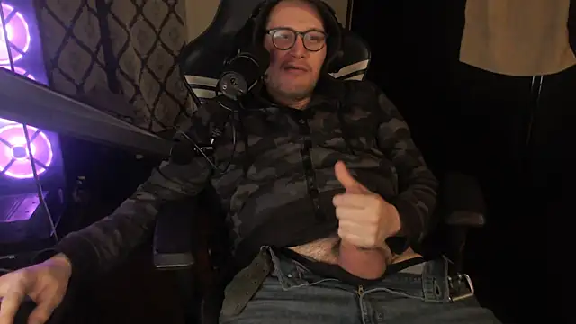 chicostick413 online show from February 2026 11:45:01 PM