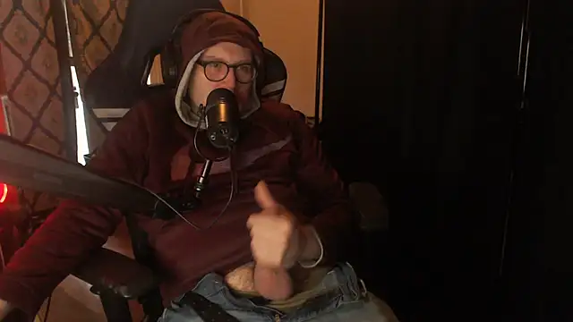 chicostick413 online show from March 2026 08:14:01 PM