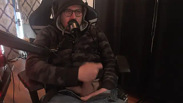 chicostick413 online show from April 2026 01:00:02 PM