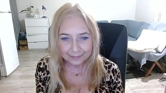 sofia xkiss online show from February 2025 03:36:02 PM