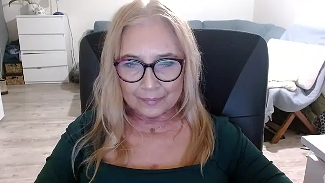 sofia xkiss online show from February 2025 02:37:01 PM