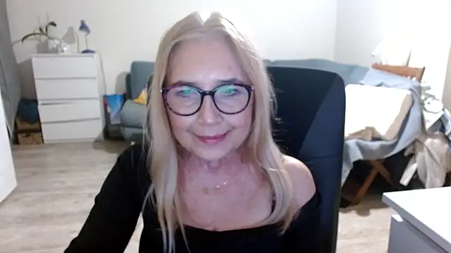 sofia xkiss online show from February 2025 06:26:02 PM