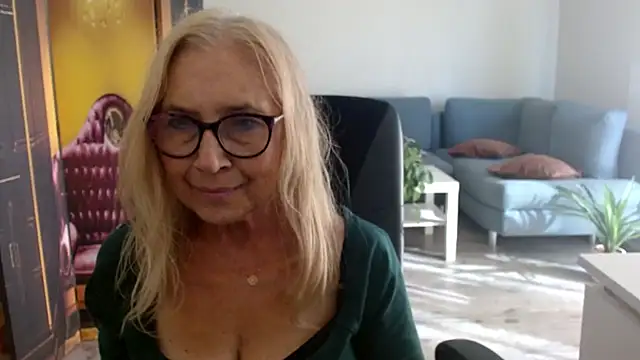 sofia xkiss online show from September 2025 01:43:02 PM