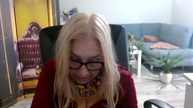 sofia xkiss online show from September 2025 02:00:02 PM