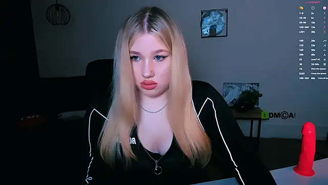 Snapshot of juli_kisss chatting on January 2025 07:44:02 PM juli kisss online show from January 2025 07:44:02 PM