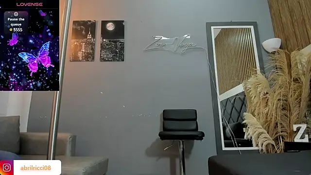 abril ricci online show from January 2025 03:29:01 AM