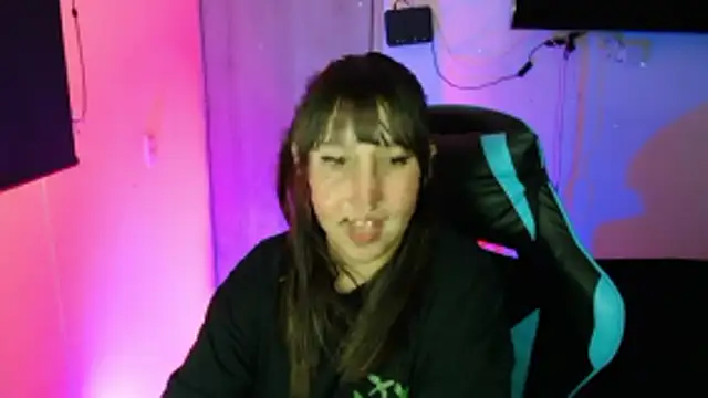 Skarlet Adams28 online show from April 2026 10:31:02 PM