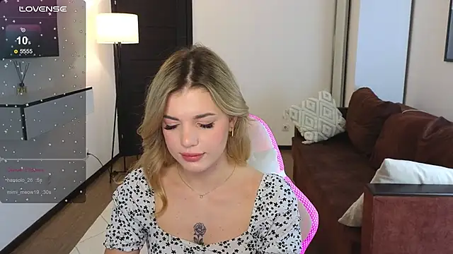 adrianawow1 online show from March 2025 09:21:01 PM