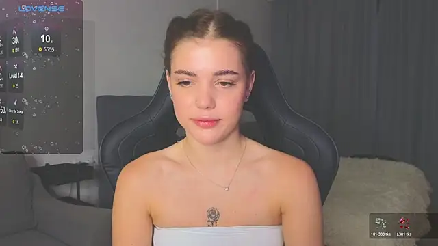 adrianawow1 online show from October 2025 02:12:02 AM